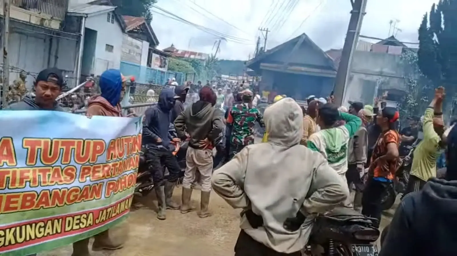 ​Alih Fungsi Hutan Rogojembangan Masih Berlangsung, Warga Tagih Komitmen Perhutani dan Pemkab Banjarnegara