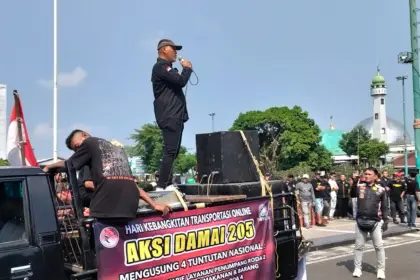 Ratusan Pengemudi Ojol di Purwokerto Gelar Aksi, Tuntut Penghapusan Potongan Aplikator yang Mencekik