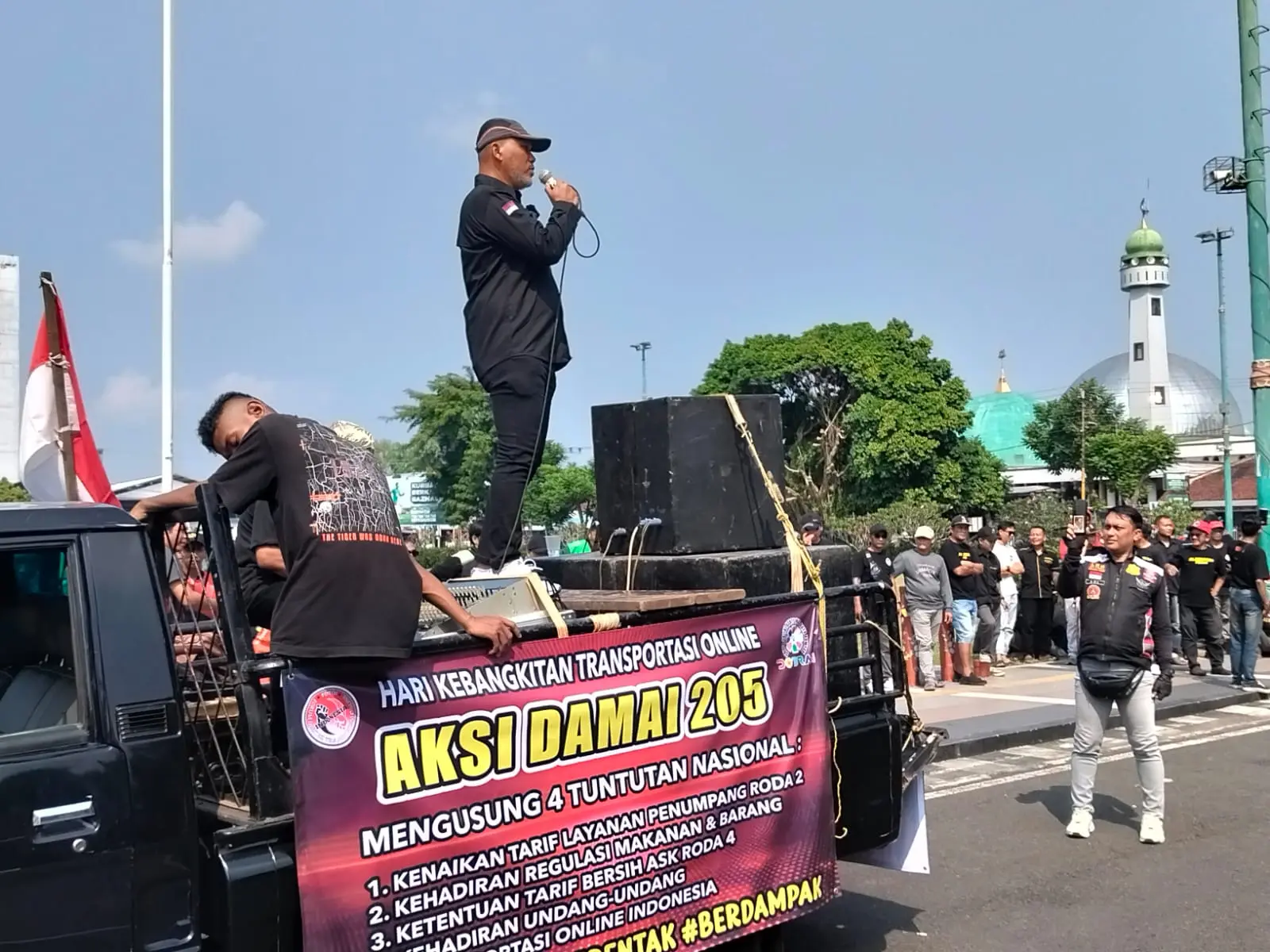 Ratusan Pengemudi Ojol di Purwokerto Gelar Aksi, Tuntut Penghapusan Potongan Aplikator yang Mencekik