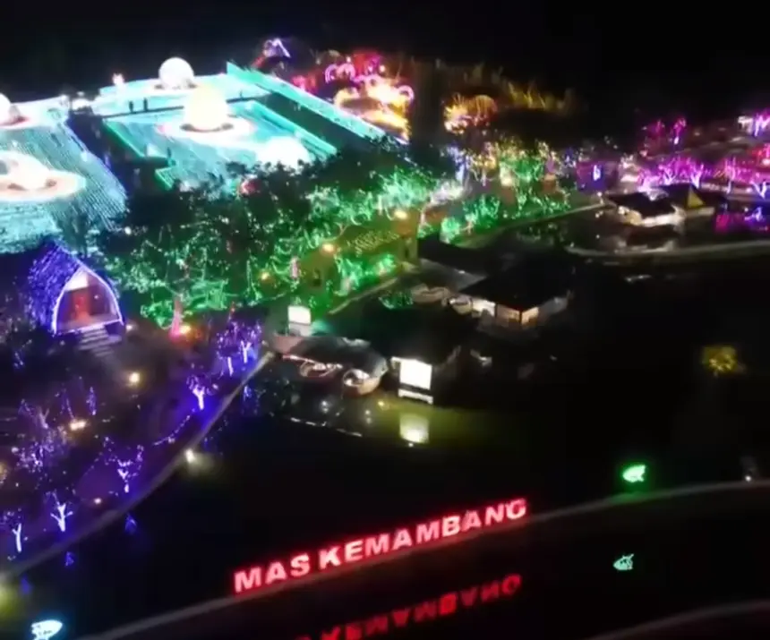 Taman Apung Mas Kemambang Purwokerto jadi venue festival lampu 'Lumiland'. (Foto: TikTok @blud.pariwisata)