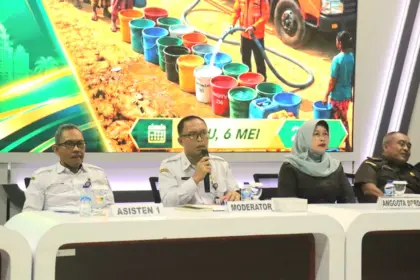 Kepala Pelaksana BPBD Cilacap Taryo saat rapat koordinasi hadapi kemarau. (Dok).
