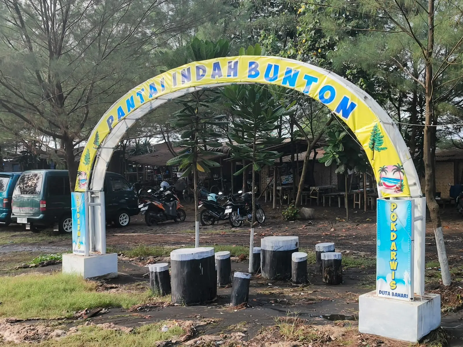Pantai Bunton berlokasikan di Desa Bunton, Kecamatan Adipala, Cilacap. (Foto: Dok cilacaptoday.com)