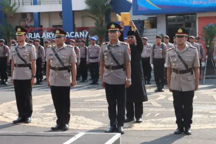 Kapolresta Cilacap Kombes Pol Budi Adhy Buono Pimpin sertijab pejabat utama Polresta Cilacap. (Polresta Cilacap).