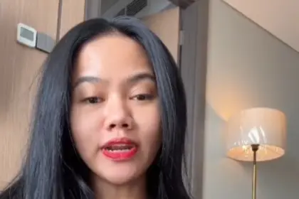 Yura Yunita saat menyantap Soto Sokaraja sebelum manggung di Menara Teratai Purwokerto, Minggu (3/5/2026). (Foto: Instagram @yurayunita)