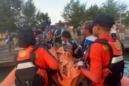 Basarnas Cilacap Evakuasi ABK KM Cakra Mandiri Meninggal Saat Melaut