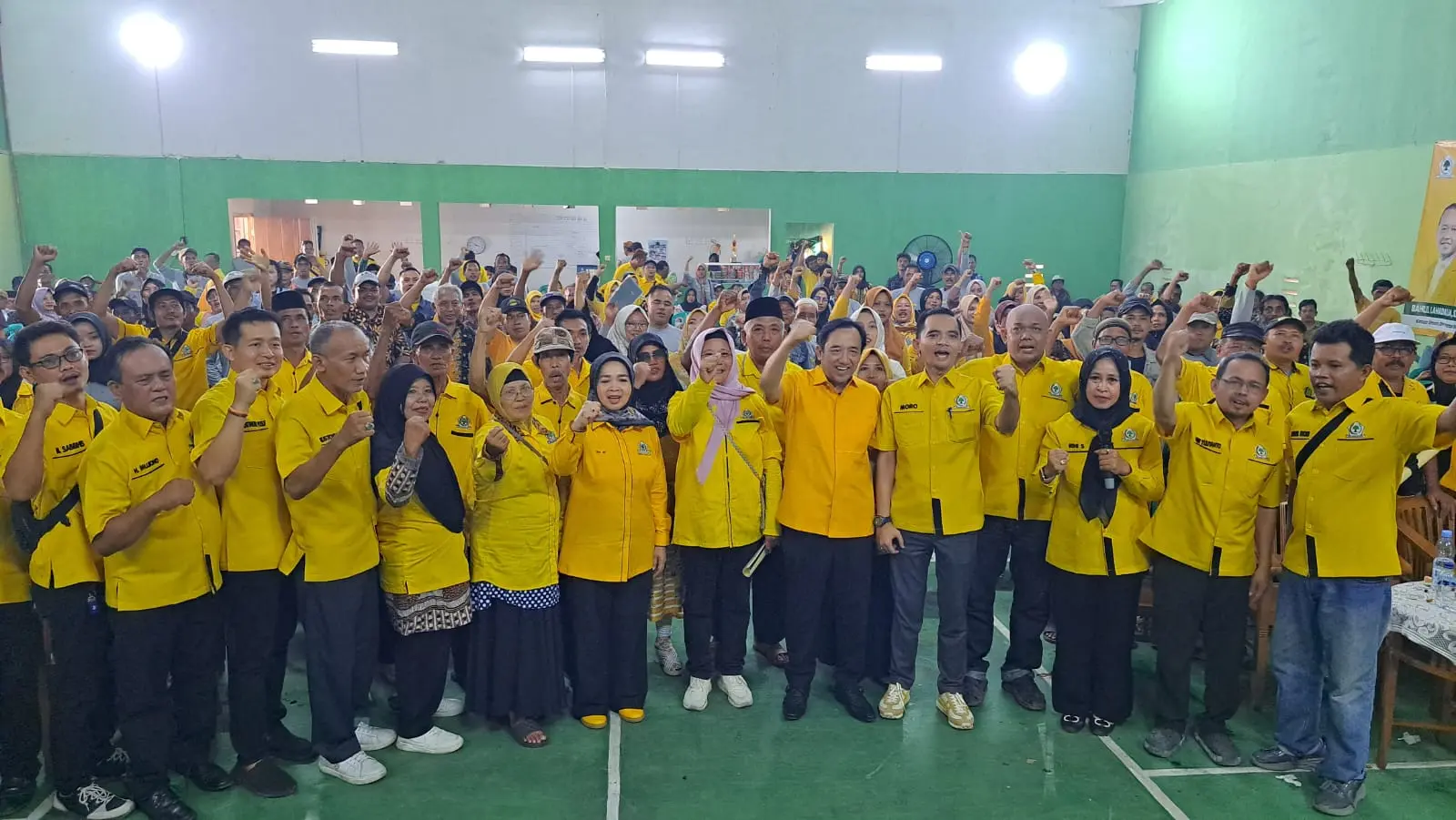 Ratusan Kader hadiri Muscam XI Golkar Cilacap di Karangrena Maos Cilacap. (Tri Aji).