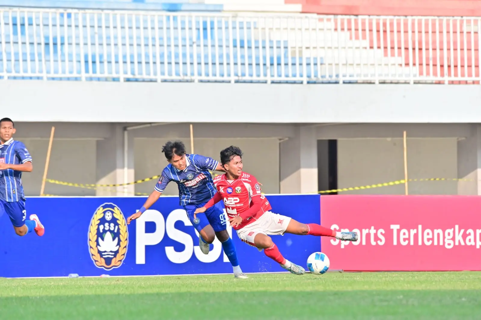 Persibangga Purbalingga (merah) sukses membekuk Persikotas Tasikmalaya 1-0 di Stadion Mandala Krida, Yogyakarta, Senin (22/6/2026) sore. (Media Officer Persibangga)